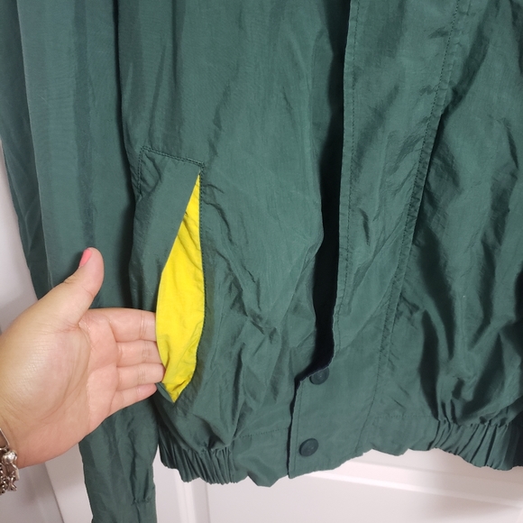 VINTAGE TOMMY HILFIGER Green Embroidered Patch Windbreaker Jacket - Picture 9 of 16